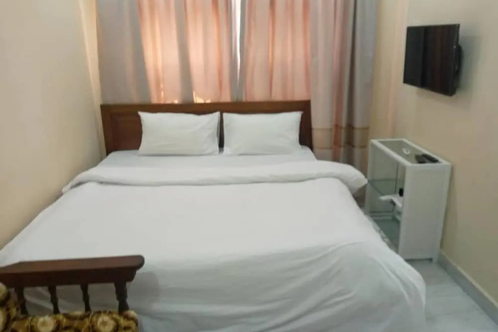 Room 2 of 15