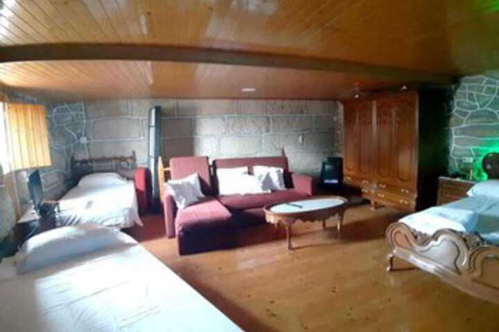 Room 183 of 244