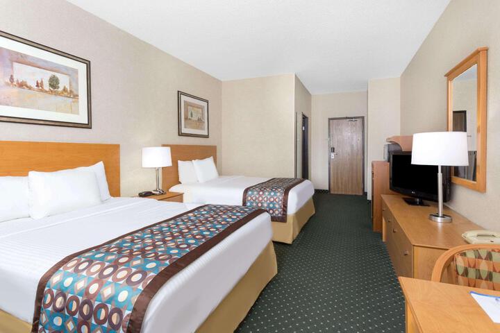 1 King Bed (8 of 11)