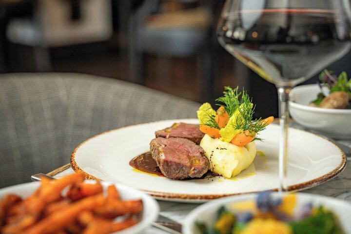 Dining 60 of 95