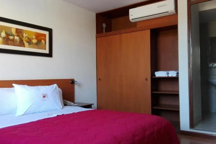 Room 14 of 18