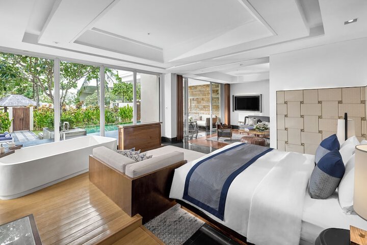 Room 3 of 190