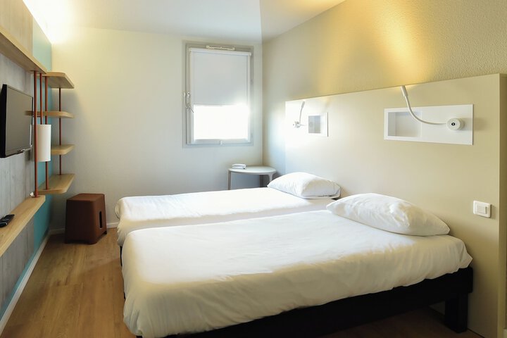 Room 6 of 23