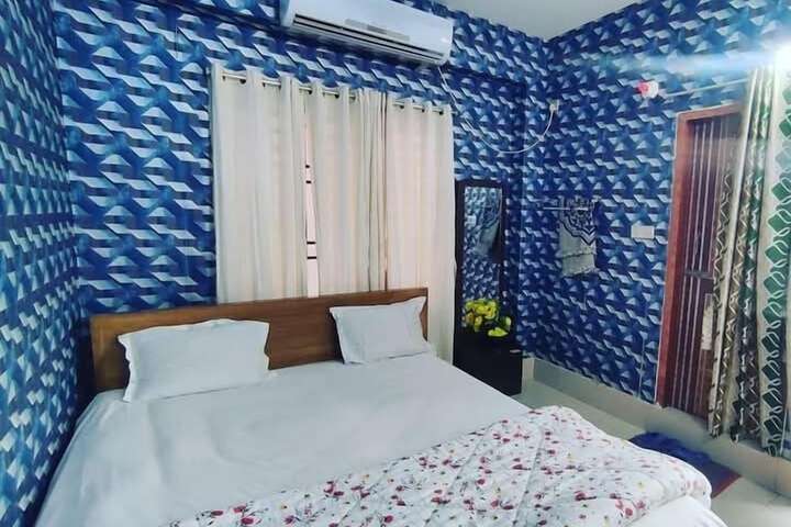 Room 10 of 14