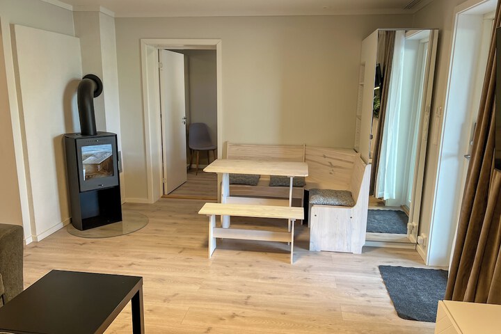 Room 125 of 159