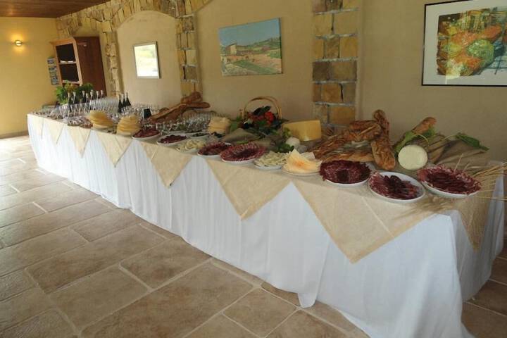 Breakfast/Coffee Service 22 of 26