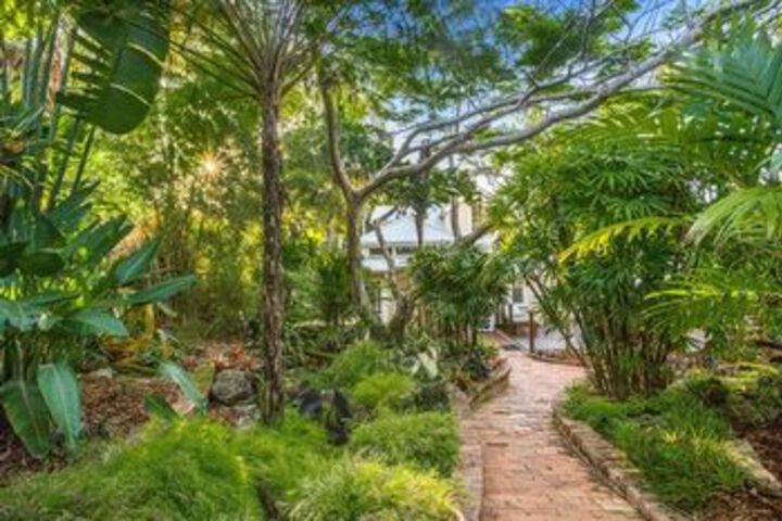 Hotel Exterior 16 of 74