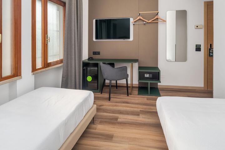Room 20 of 54