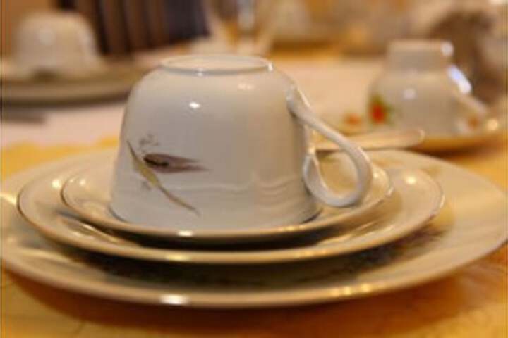 Dining 31 of 48