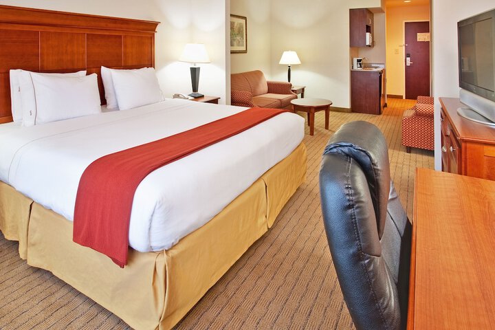 Suite King Size Bed (1 of 12)