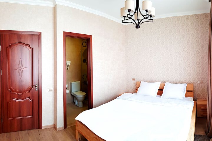 Room 6 of 21