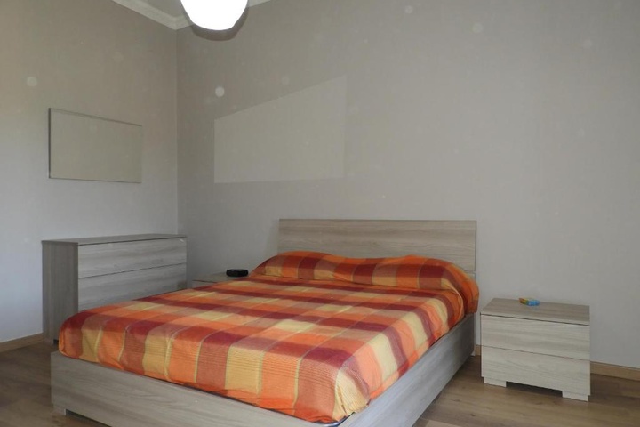 Room 2 of 9