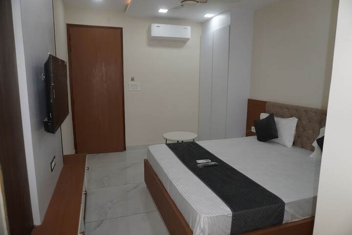 Room 13 of 47