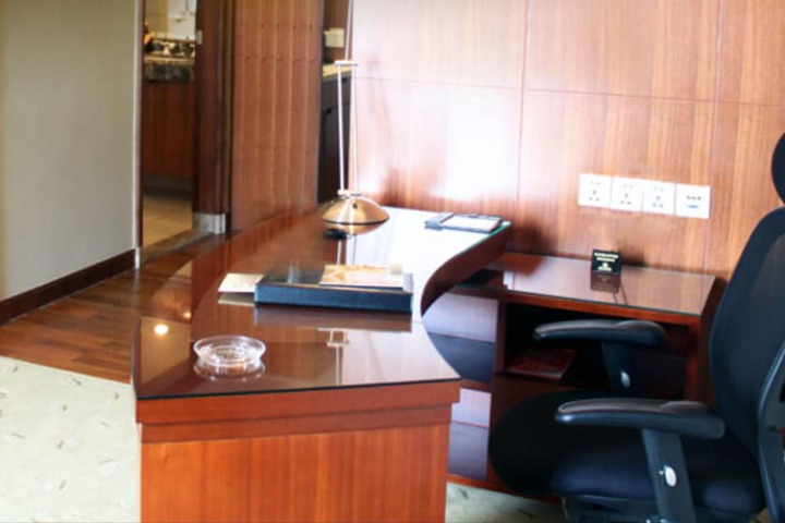 Room 16 of 28