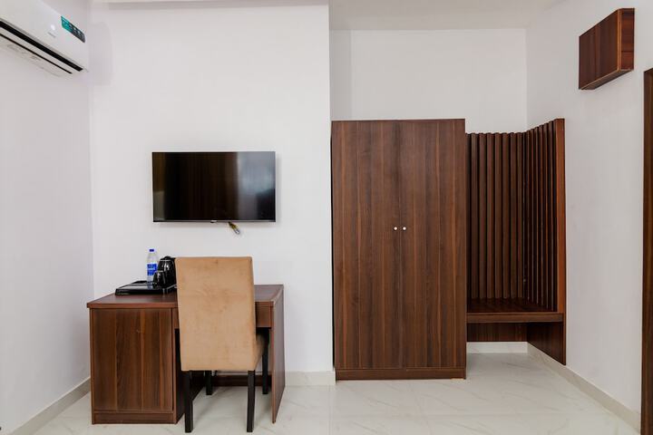 Room 15 of 52