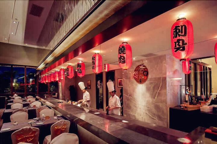Dining Photos
