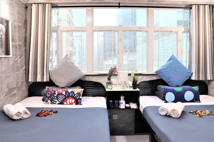 Room 14 of 32