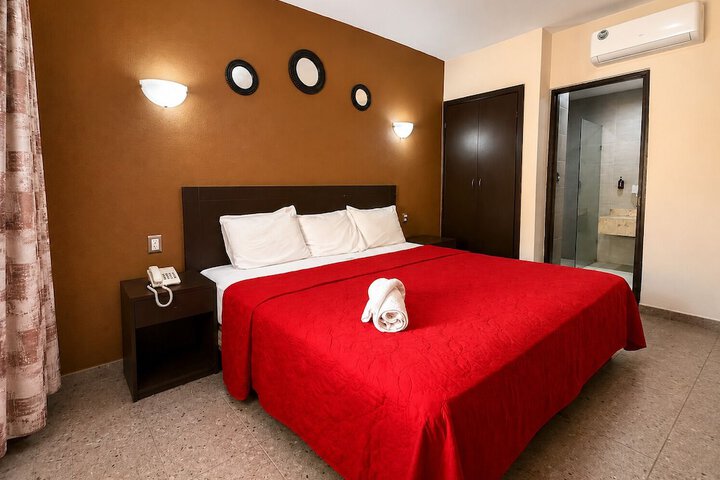 Room 2 of 9