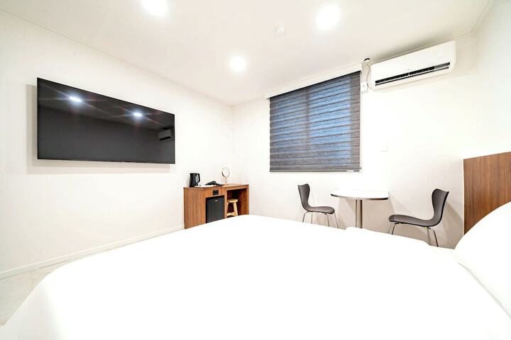 Room 19 of 41