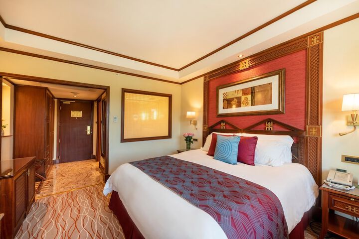 Room 14 of 108