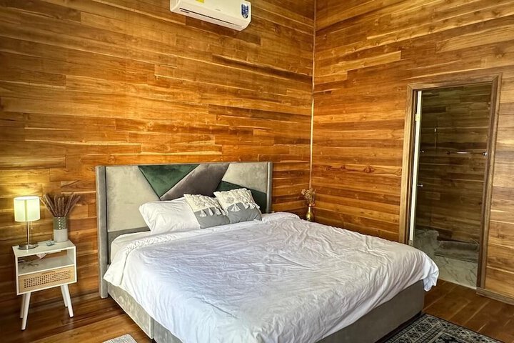 Room 10 of 35