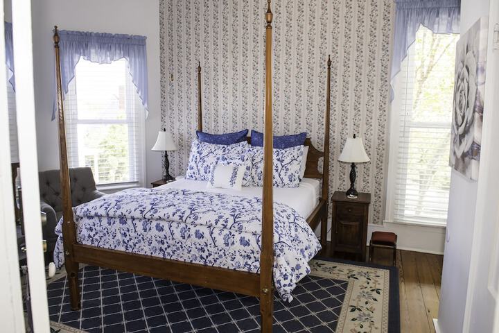 Room 4 of 64