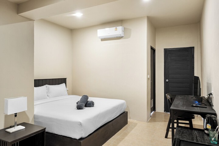 Room 5 of 29
