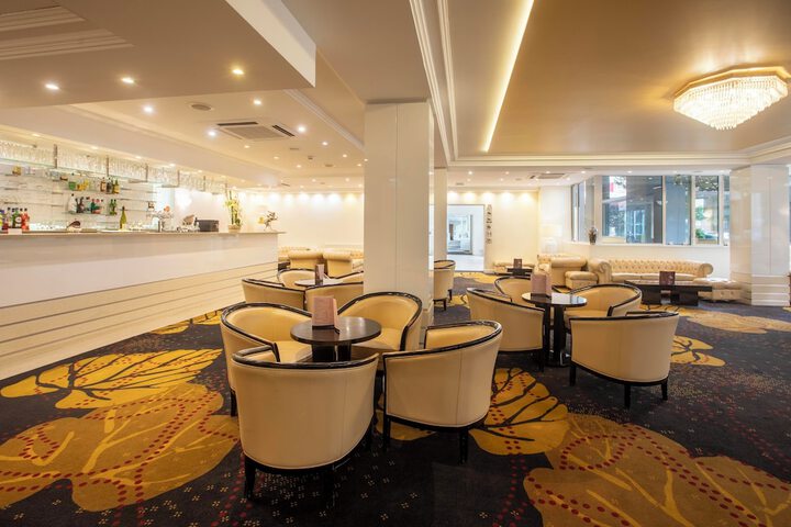 Lounge 61 of 72