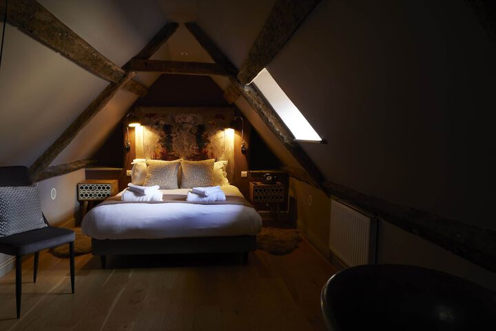 Room 16 of 65