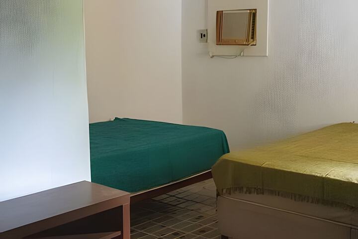 Room 4 of 28