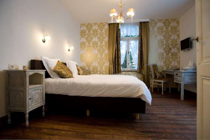 Room 8 of 14