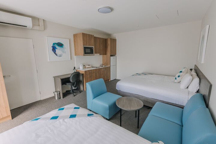 Room 6 of 25