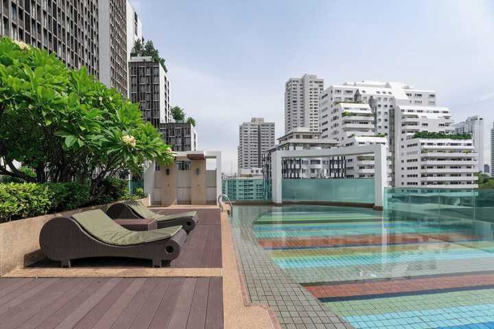 Hotel Pool