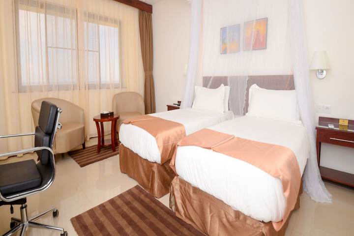 Room 4 of 36