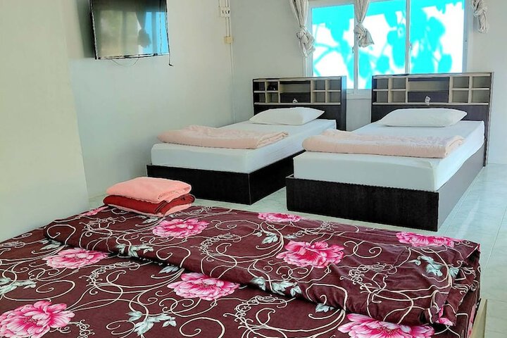 Room 7 of 16