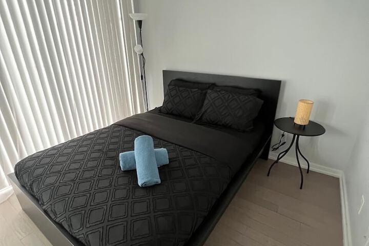 Room 9 of 37