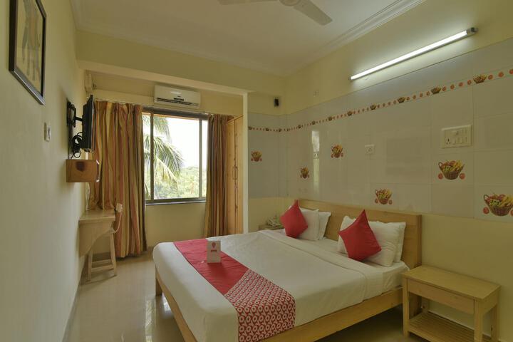 Room 5 of 12