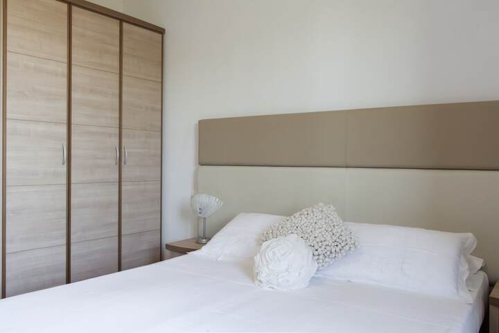 Room 4 of 24