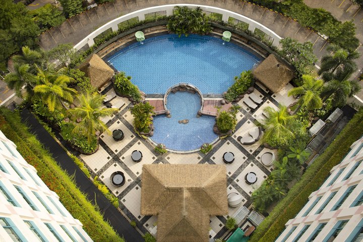 Pool Hotel