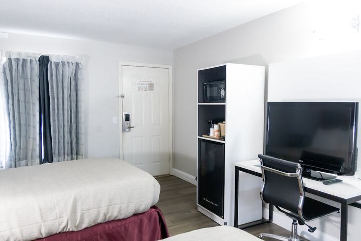 2 Double Beds (9 of 11)