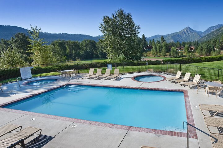 Pool Hotel