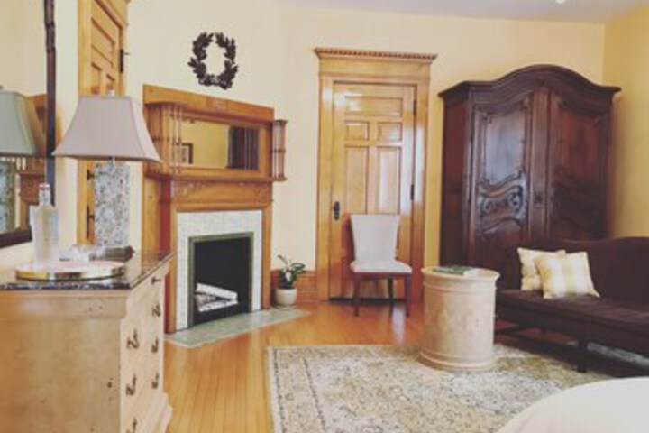 Room 21 of 25
