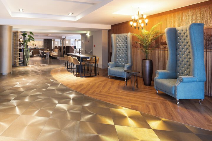 Hotel Lobby