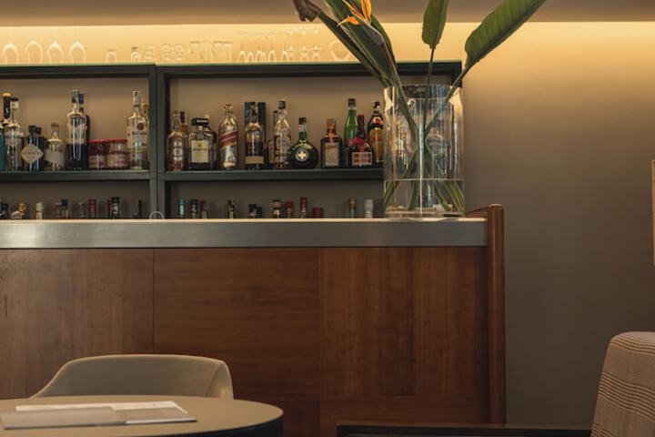 Lounge 62 of 104