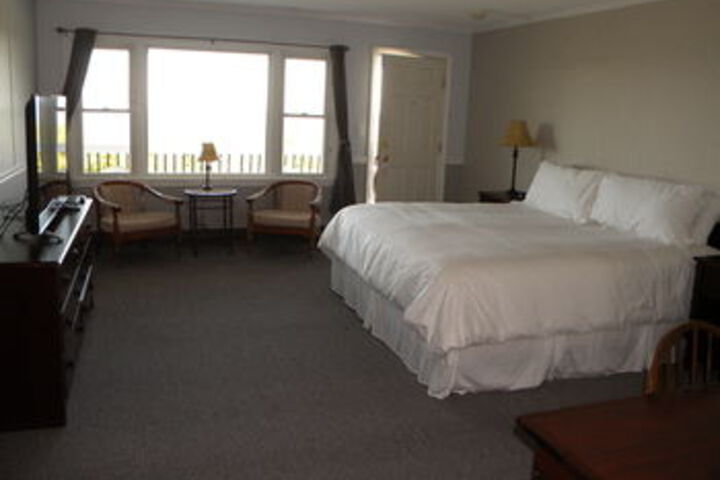 Room 6 of 19
