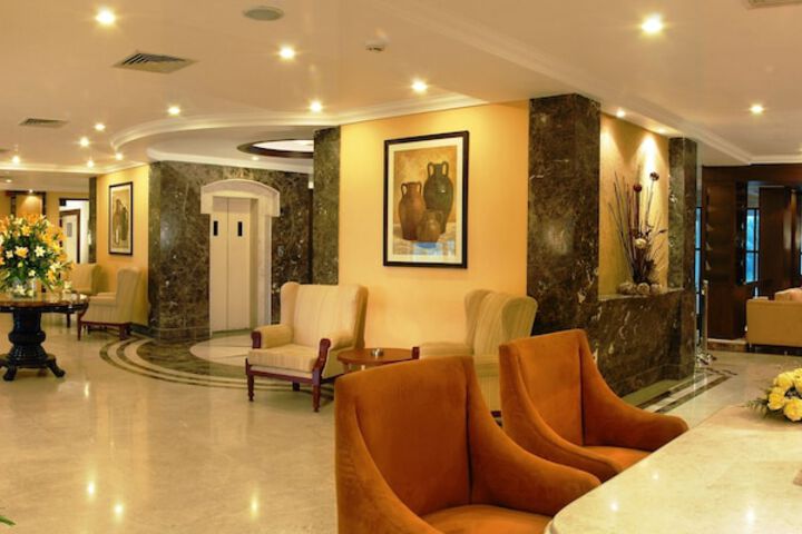 Entrance & Lobby