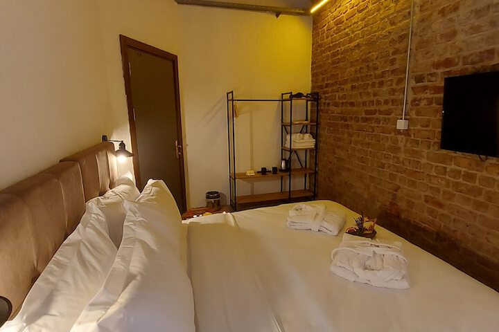 Room 19 of 29