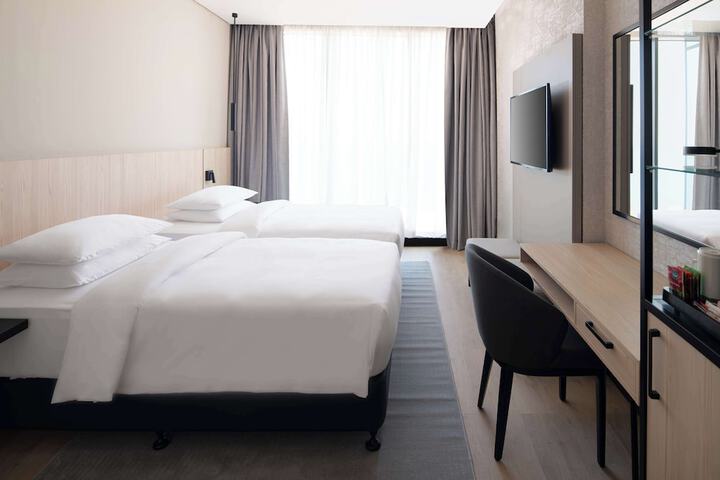 Room 26 of 87