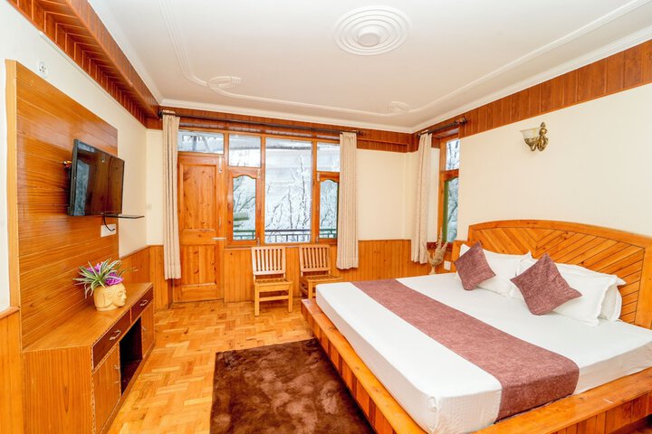 Room 6 of 24