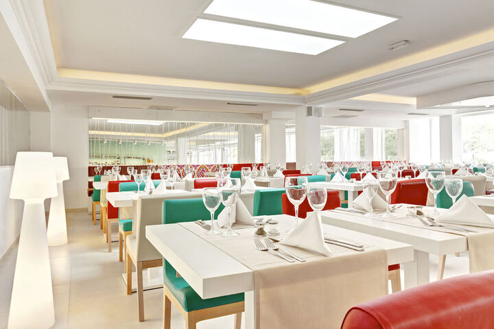 HOTEL GRUPOTEL OASIS